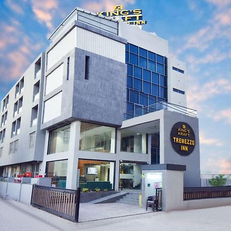 Kings Kraft Tremezzo Inn, โสมนัส ภายนอก รูปภาพ
