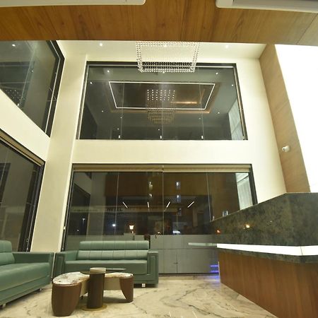 Kings Kraft Tremezzo Inn, โสมนัส ภายนอก รูปภาพ