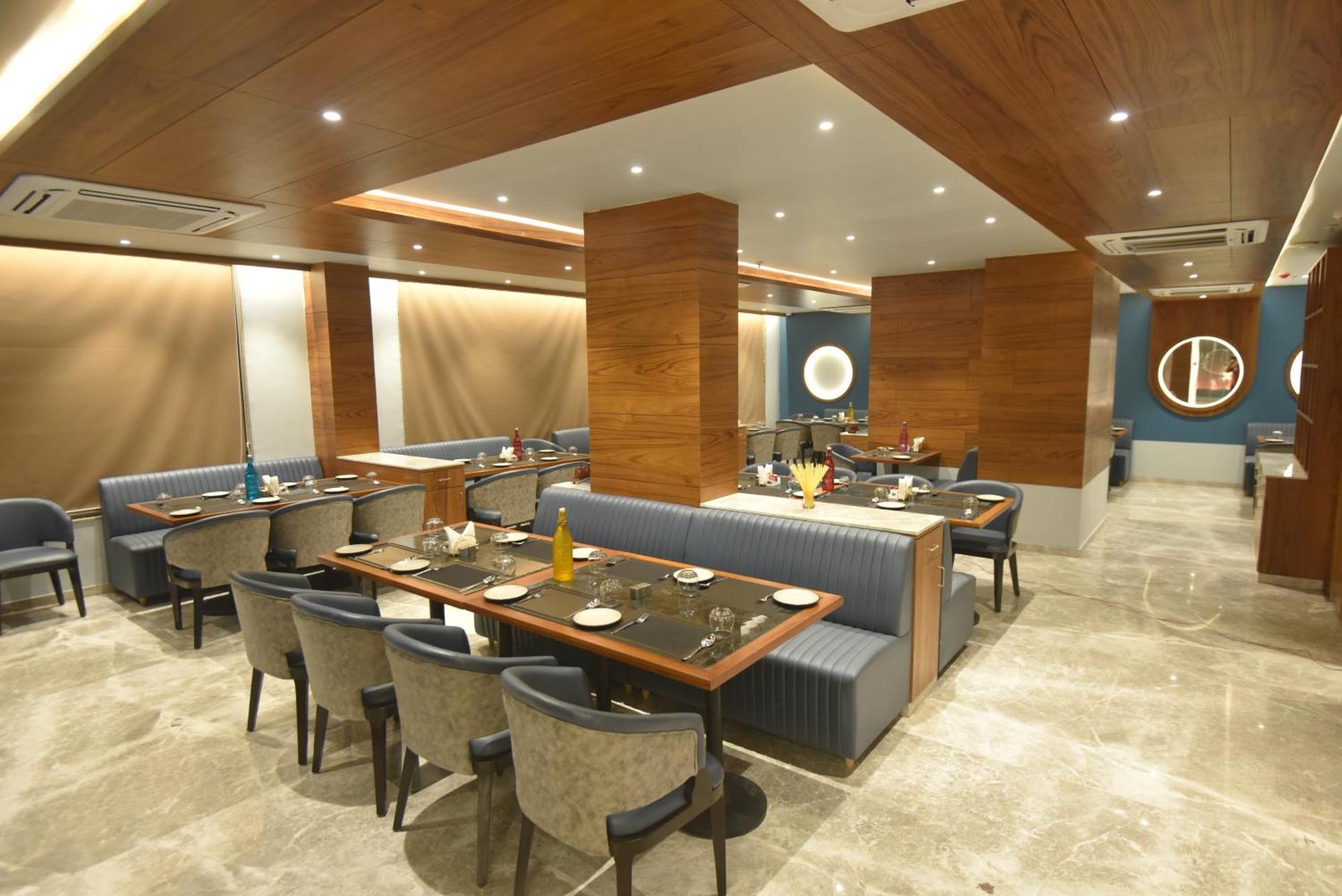Kings Kraft Tremezzo Inn, โสมนัส ภายนอก รูปภาพ