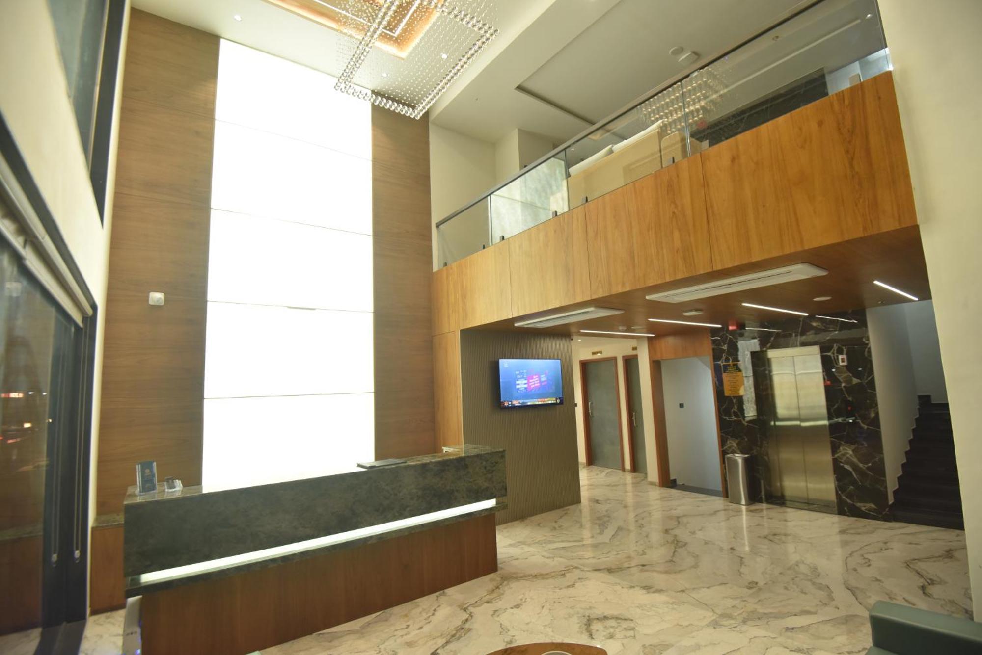 Kings Kraft Tremezzo Inn, โสมนัส ภายนอก รูปภาพ