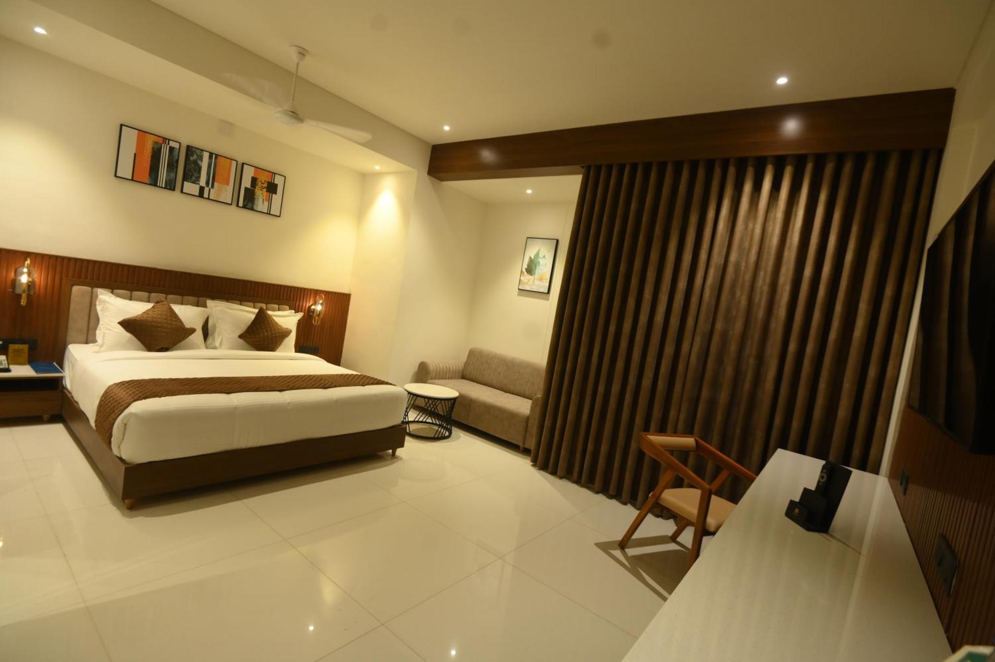Kings Kraft Tremezzo Inn, โสมนัส ภายนอก รูปภาพ